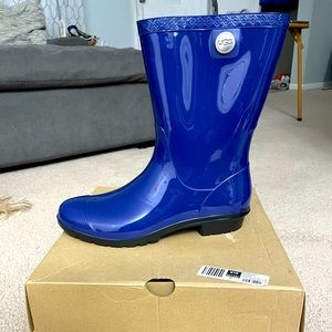 Ugg rain boots women’s size 9 blue brand new with box